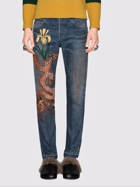 Gucci Embroidered Dragon Blue Jeans Size 32 NWT